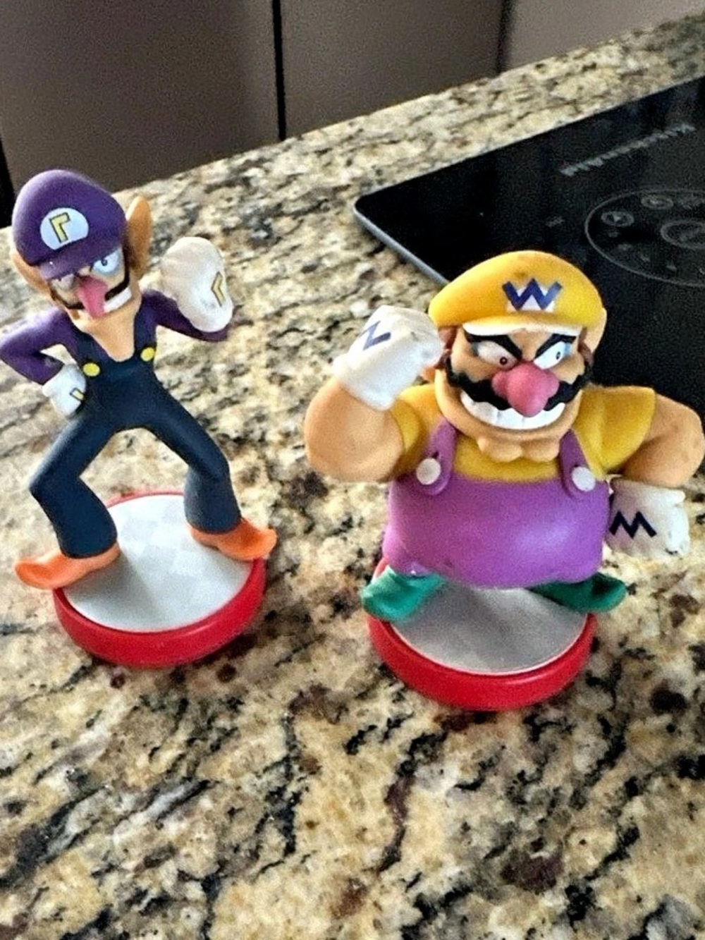 Nintendo Super Mario Series Waluigi and Wario Amiibo Figure Bundle Waluigi &